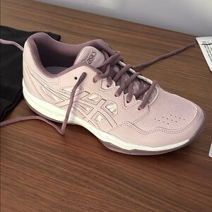 ASICS Women's Mauve single right tennis  Shoe
